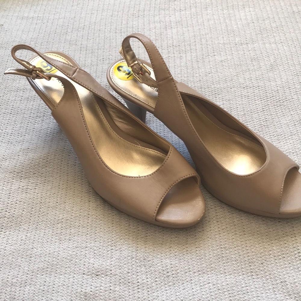 Bandolino sling backs
